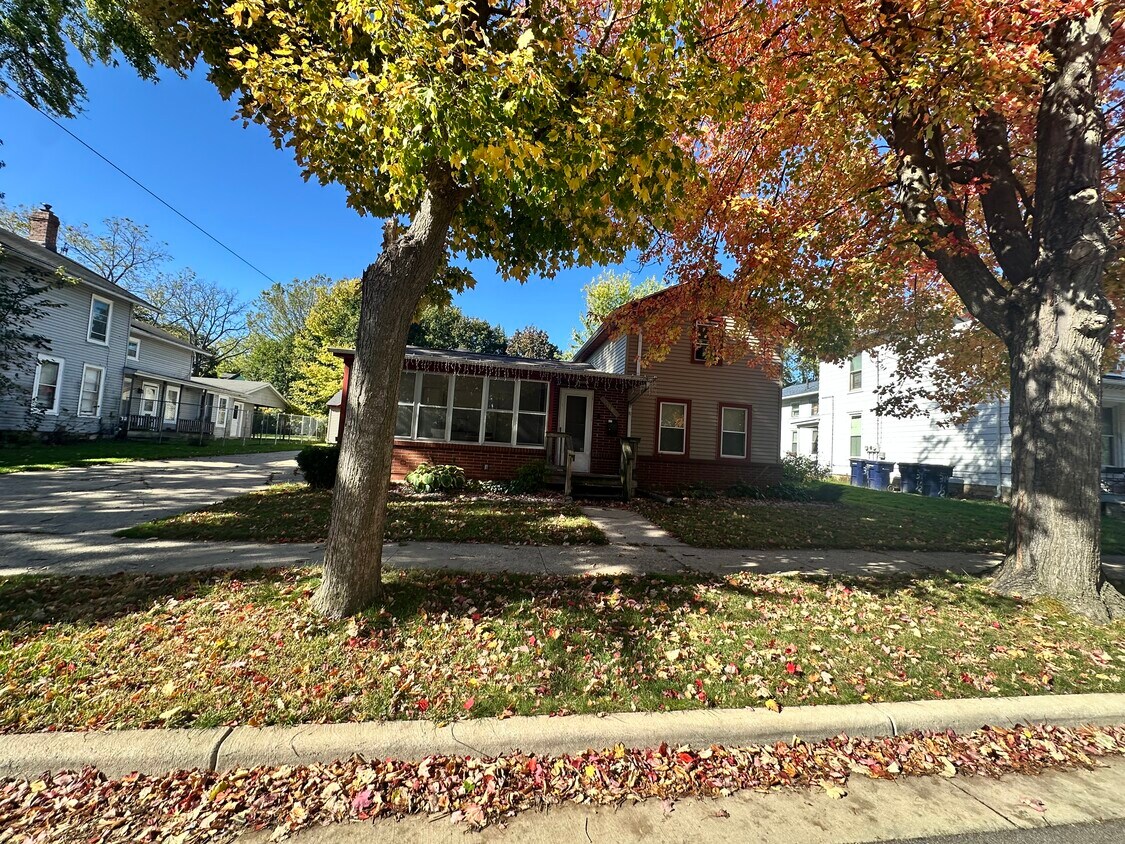 Foto principal - 318 S Locust St