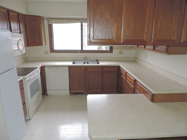 Foto del edificio - $1,450 | 3 Bedroom, 2.5 Bathroom Town Home...