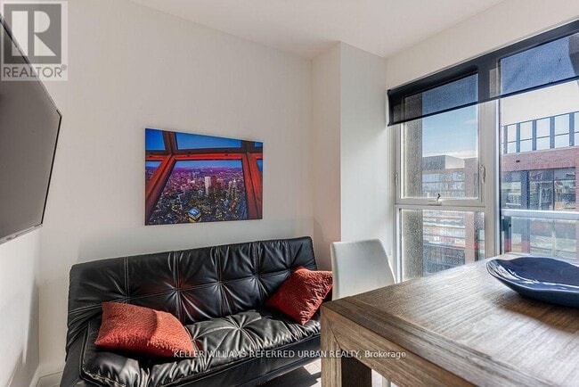 Building Photo - 20 Richardson St