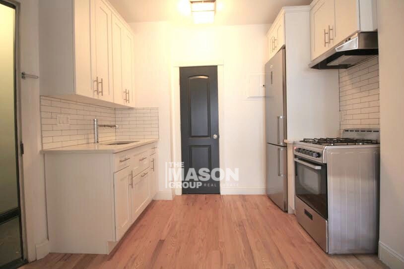 Foto del edificio - 533 E 81st St