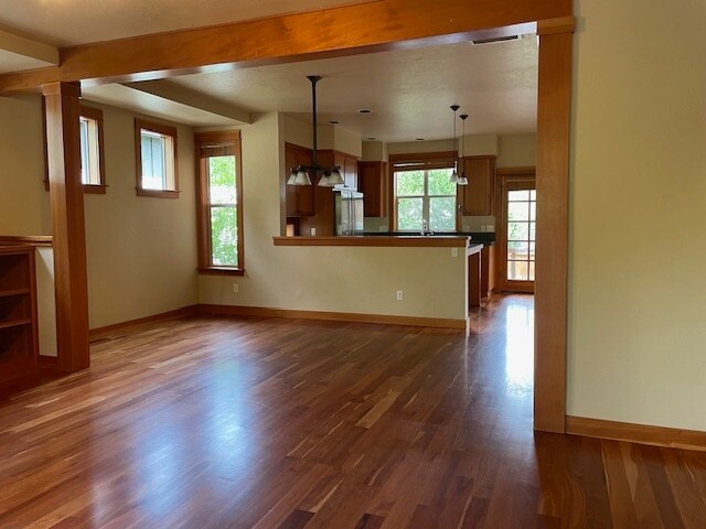 Foto del edificio - 2548 NW ORDWAY AVE