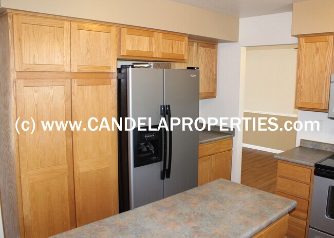 Foto del edificio - 6250 Tuckerman Ln