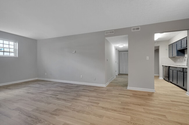 Building Photo - Springhurst East Apartments