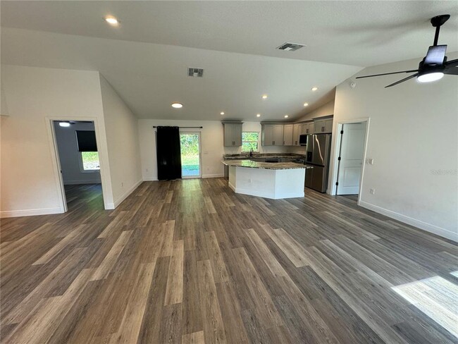 Foto del edificio - 5118 Evans St