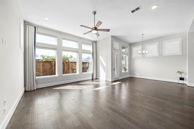 Building Photo - 1405 Arkley Way
