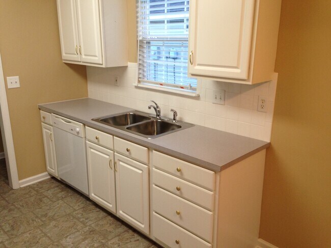 Foto del edificio - 8349 Waltham Rd