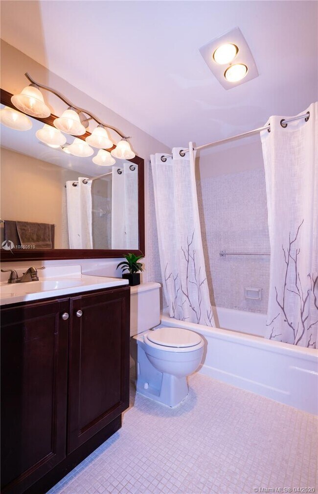 Building Photo - 4035 Swansea Crescent