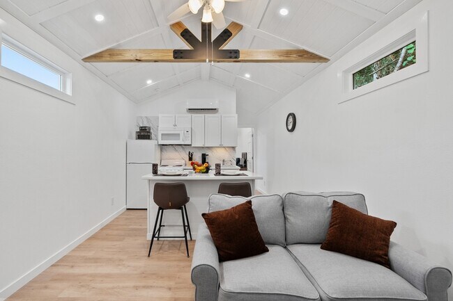 Foto del edificio - 720 Pritchett Ln