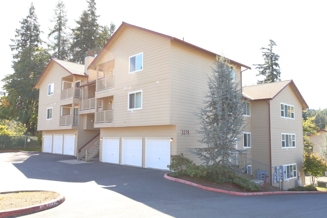 Fairway Lane Apartments 3873 NW Fairway Ln Bremerton, WA