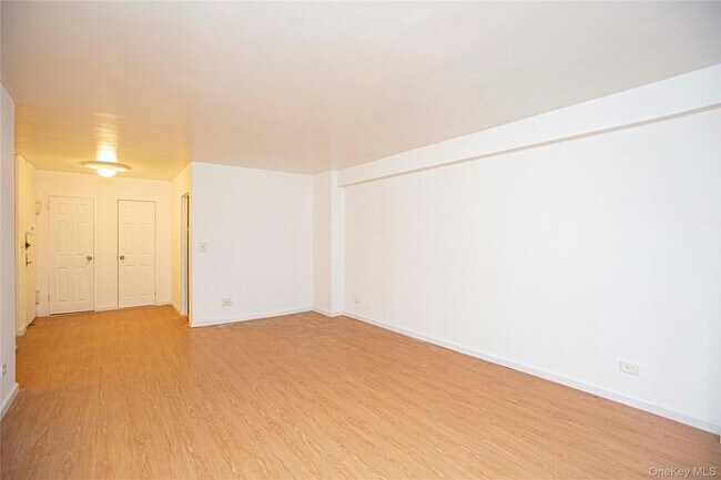 Building Photo - 330 E 49th St