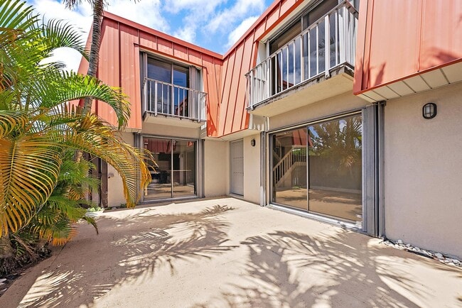 Building Photo - 3310 Meridian Way S