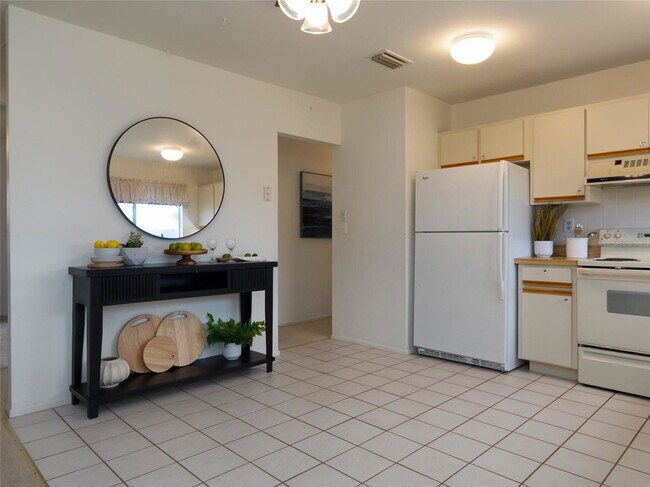 Foto del edificio - 3087 Idlewood St