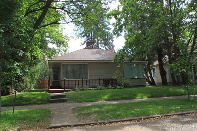 Building Photo - Historic District Home For Rent Near CWU