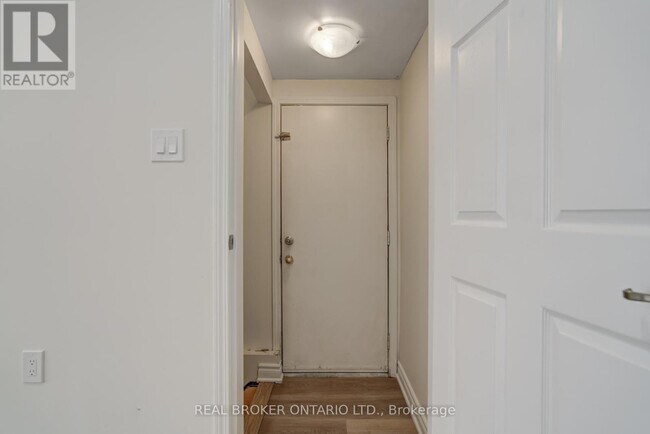 Building Photo - 75 Hummingbird Dr