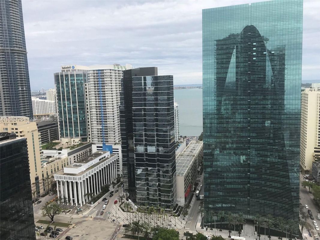 Foto principal - 1300 S Miami Ave