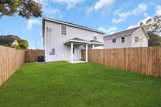 Building Photo - 5807 Southmund St