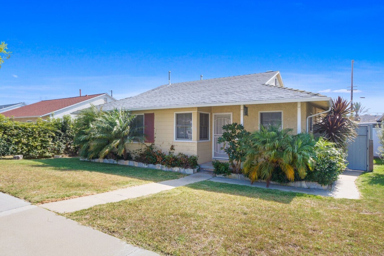 Primary Photo - CA Bungalow in the heart of Torrance