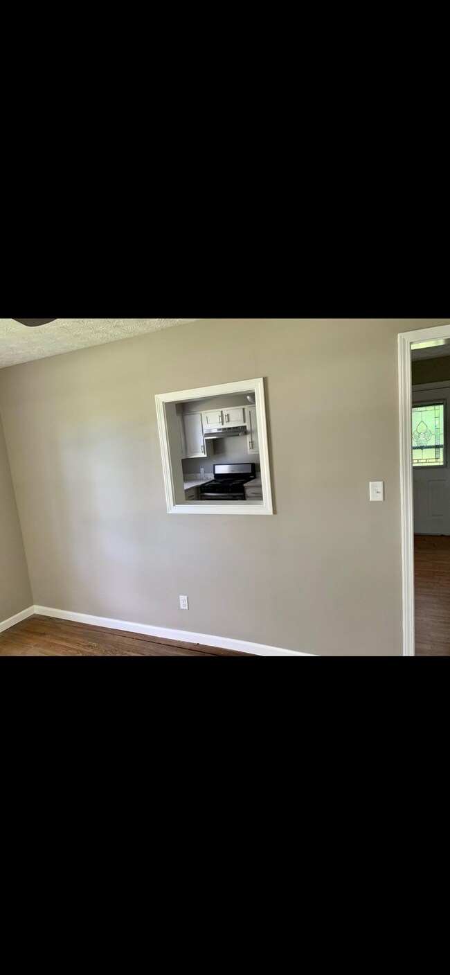 Foto del edificio - 3179 Alton Darby Creek Rd