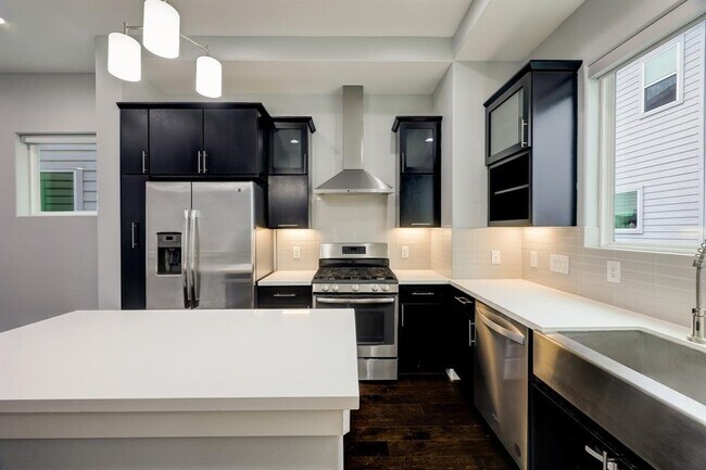 Foto del edificio - 3116 Baer St