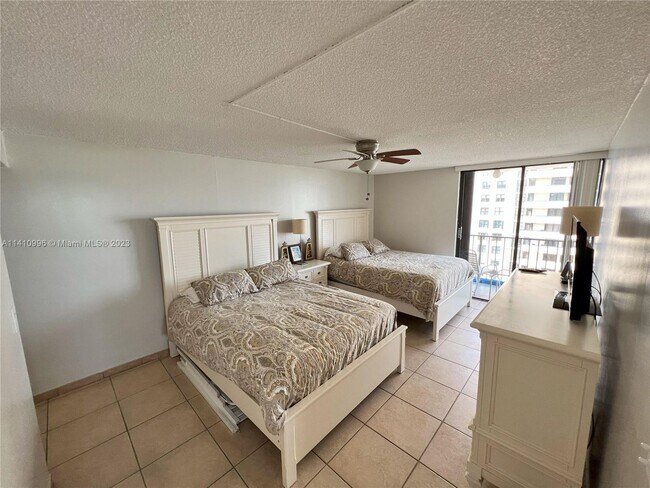 Foto del edificio - 2625 Collins Ave