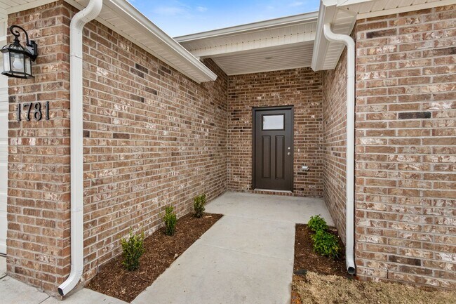 Foto del edificio - Beautiful Brand New 4 Beds + 2 Baths Home ...