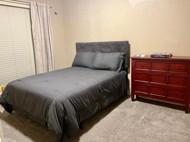 Foto del edificio - 304 Gleeson Ct