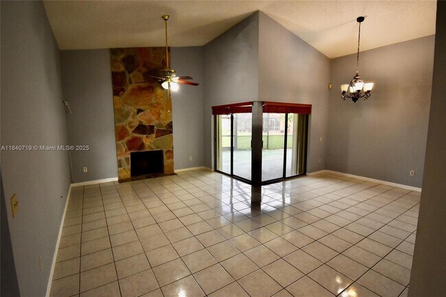 Foto del edificio - 15015 SW 52nd Ln