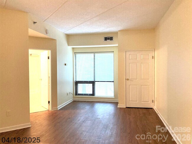 Foto del edificio - 211 Heritage Blvd