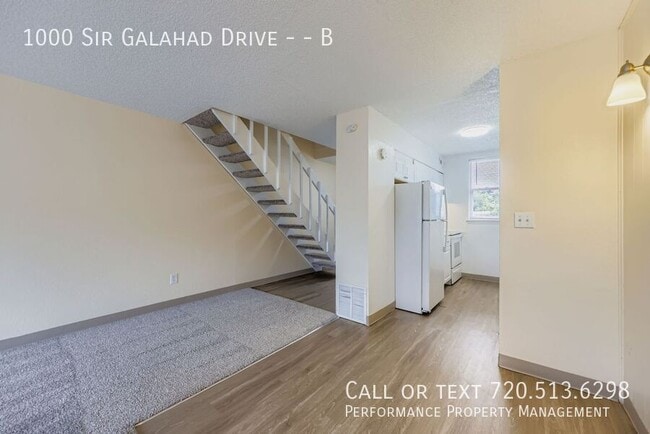 Foto del edificio - 1000 Sir Galahad Dr