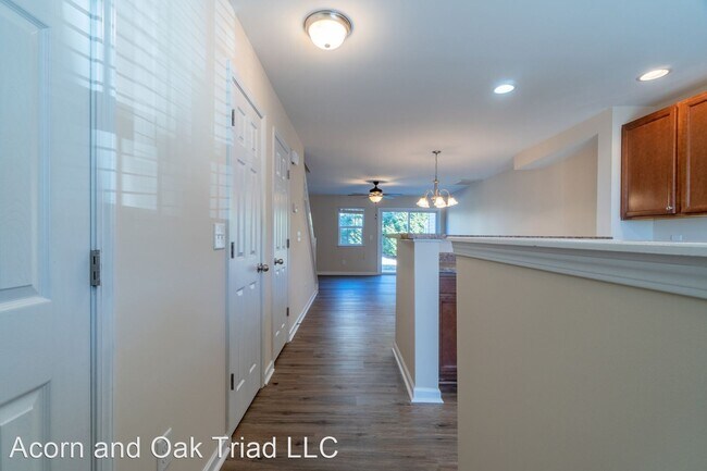 Building Photo - 2 br, 2.5 bath House - 404 Mourning Dove T...