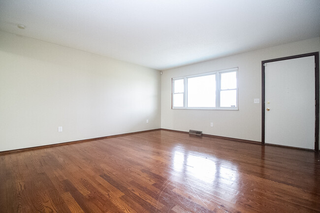 Foto del edificio - 5055 Ryan Rd