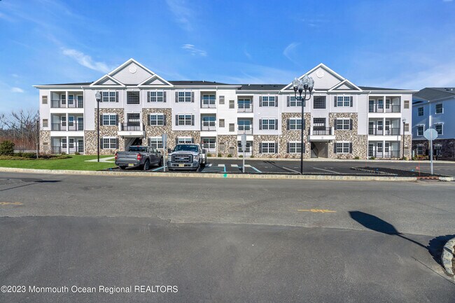 Building Photo - 923 Vanderbergh Blvd