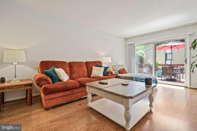 Foto del edificio - 2343 Millennium Ln