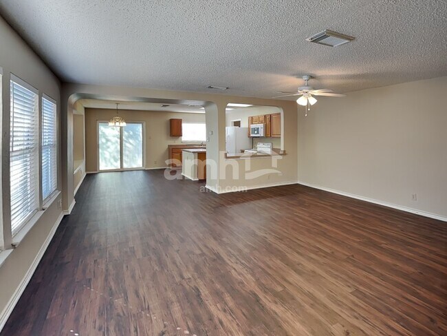 Foto del edificio - 9307 Sunlit Pt