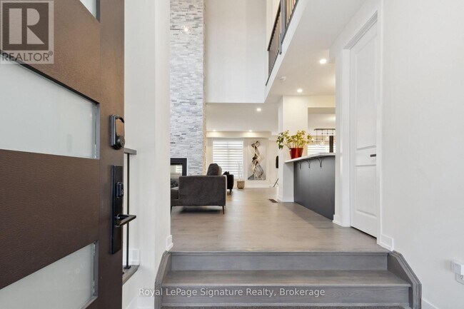 Building Photo - 102 Stoneleigh Dr
