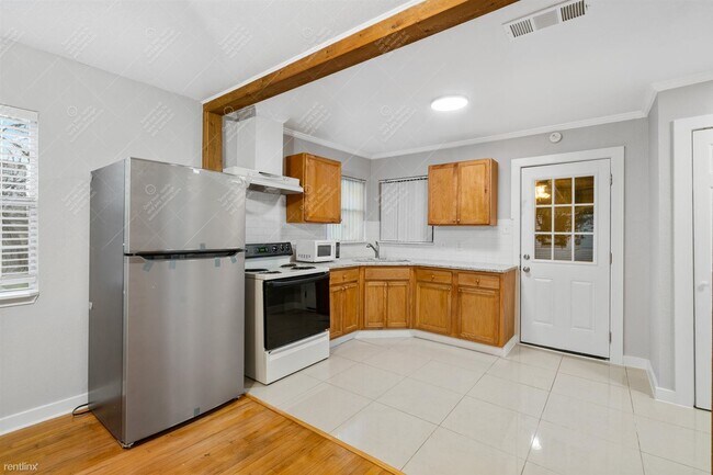 Building Photo - 2 br, 1 bath House - 1404 Sleepy Hollow Dr