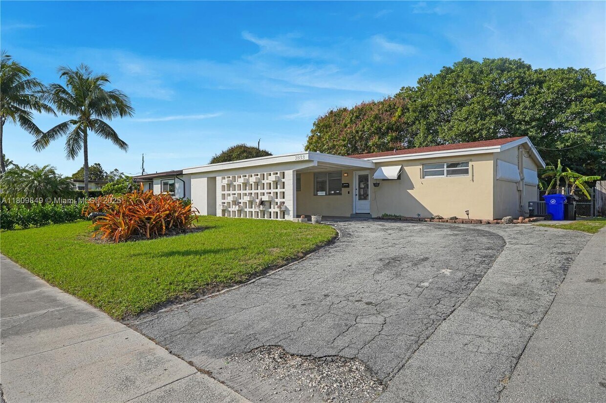 Primary Photo - 2833 SW 5th St