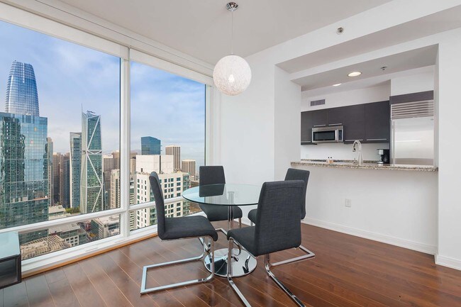 Foto del edificio - City and Water Views