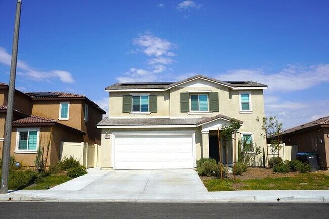 Building Photo - 13814 Solara St
