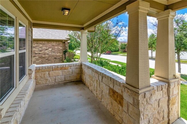 Building Photo - 1003 Alamo Plaza Dr