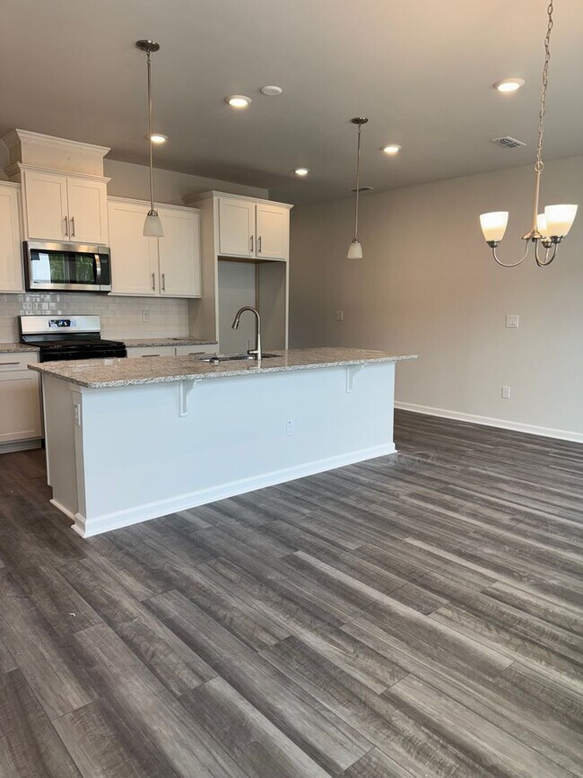 Building Photo - 1502 Tamarisk Ln