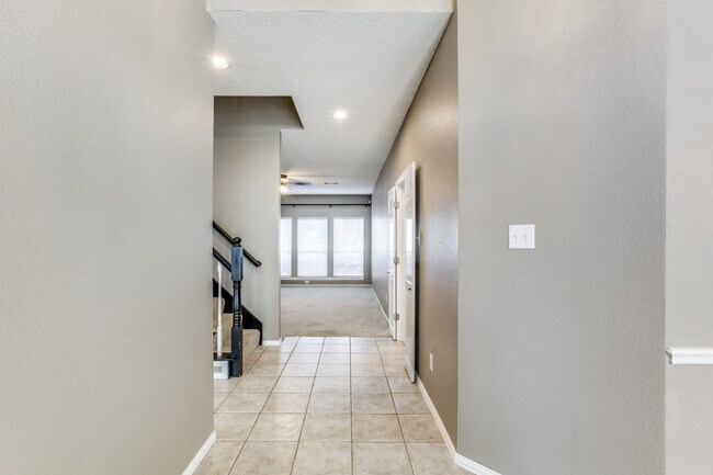Foto del edificio - 2132 Brookgate Dr
