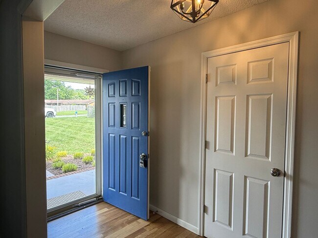 Foto del edificio - 3 bedroom one- level beauty in North Johnson City!
