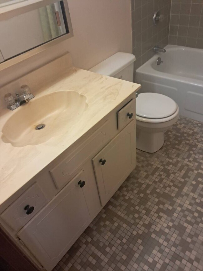 Building Photo - 6011WPortR