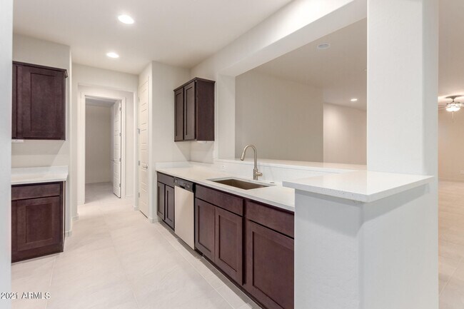 Foto del edificio - 8755 W Solano Dr