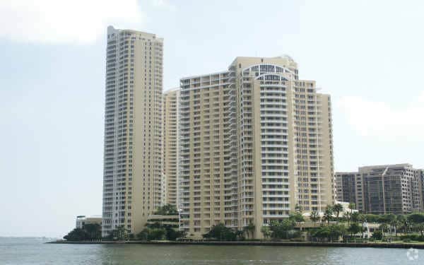 Building Photo - Courvoisier Courts