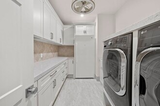 Building Photo - 2102 Countryshire Ln