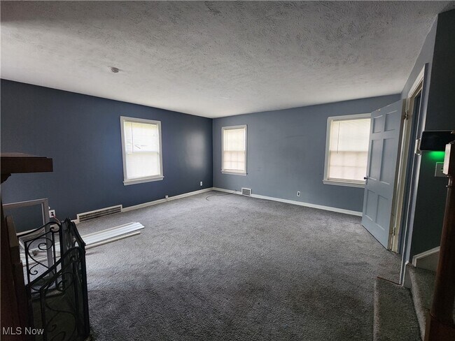 Foto del edificio - 17204 Walden Ave