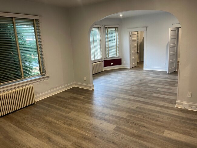 Foto del edificio - 1502 N Oakes St