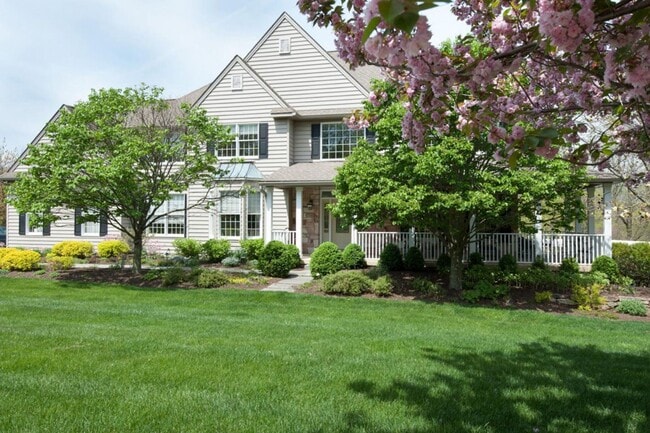 Building Photo - 4900 Hunt Field Dr